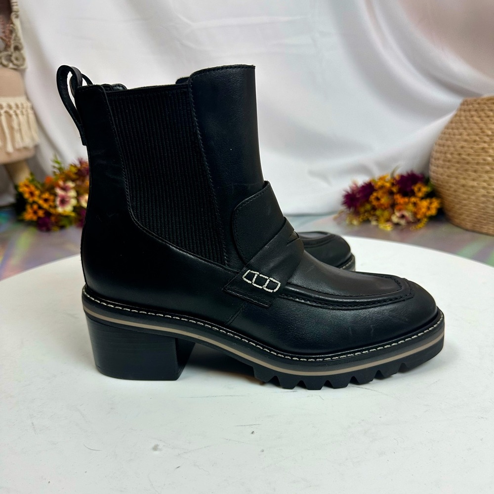 Bernardo Somers Black Leather Slip-on Boot. Size 7. NWT